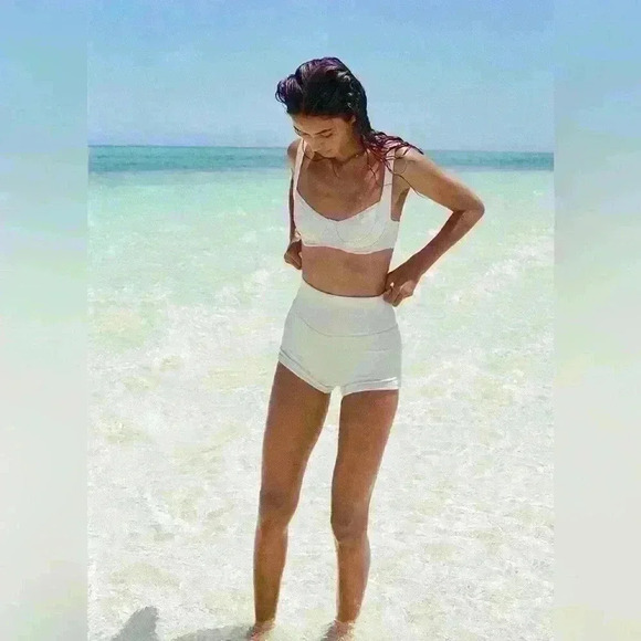 Zulu & Zephyr Swim Bra Cup Top NWT Size 4 Coconut Cream Color Swimming Top - Picture 4 of 9